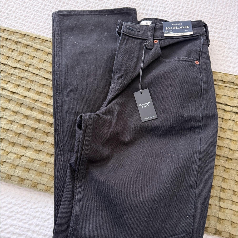 Abercrombie & Fitch Curve Love 90’s Relaxed Fit Black Jeans